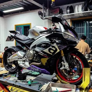 Aprilia RS660 custom design motorcycle fairing track livery install