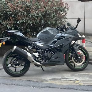 Kawasaki Ninja 400 dream bike build with cement grey custom fairings